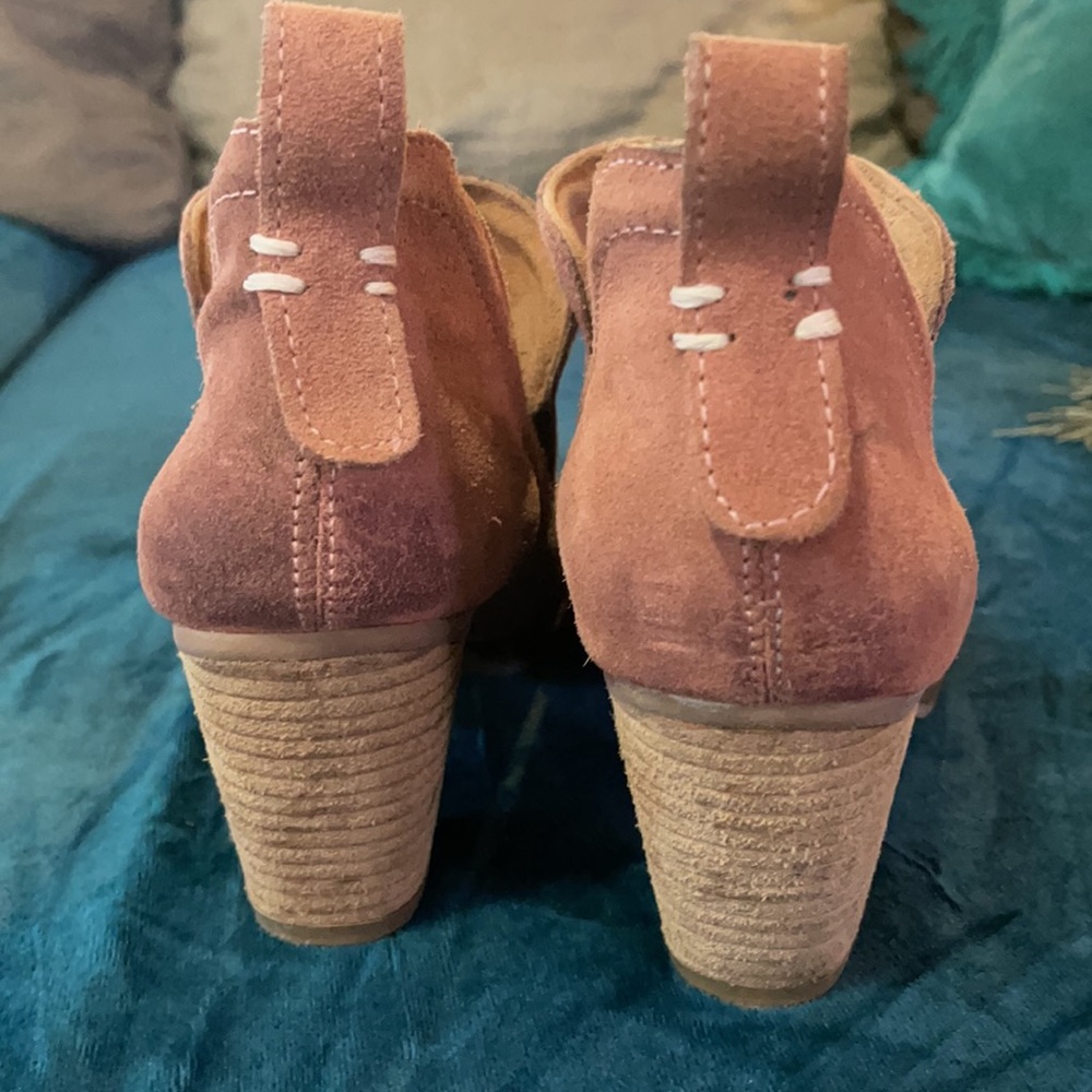 Jeffrey Campbell, size 8. Pretty in pink! Excellent condition upper. - Picture 2 of 12
